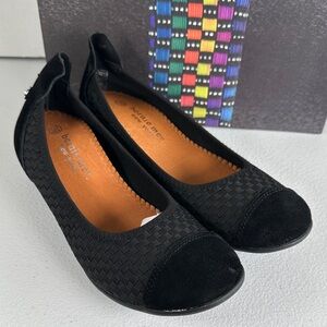 bernie mev. Black Woven Ballet Flats with Suede Cap. Brand New
